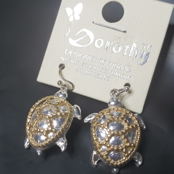 Dorothy Jewelry - Dorothy Turtle Earrings